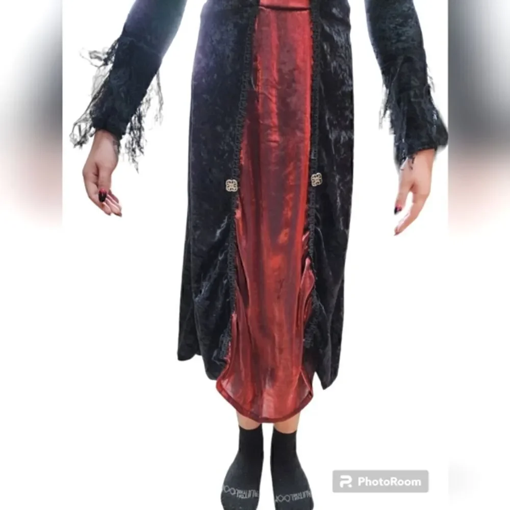 Girls Gothic Vampira Halloween costume